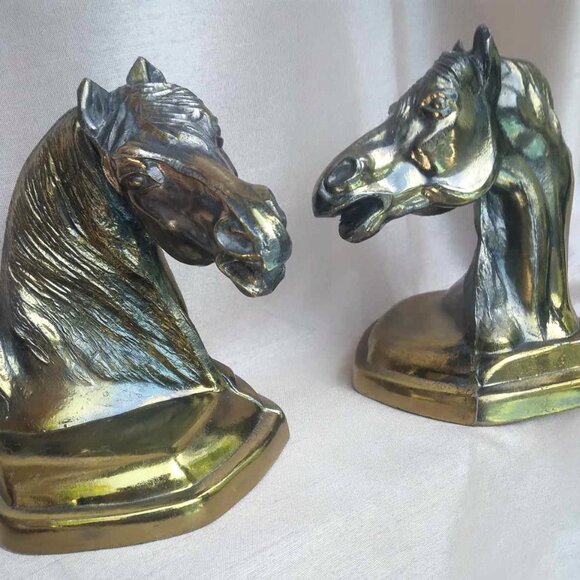 Exquisite Vintage Pair of Cast Solid Brass Horse Head bookends - Picture 6 of 9